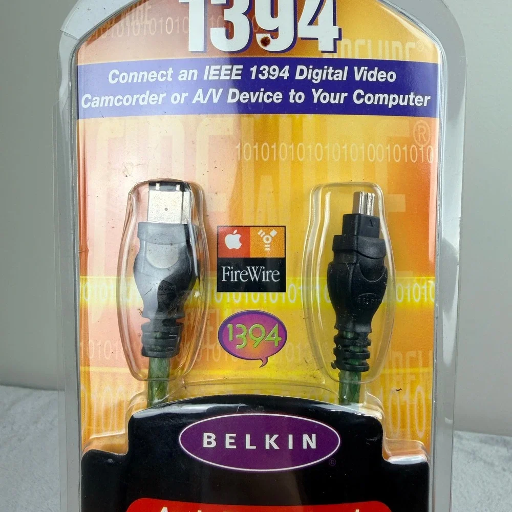 Belkin Pro Series IEEE 1394 FireWire 6-pin to 4-pin Cable 6ft F3N401-06-ICE